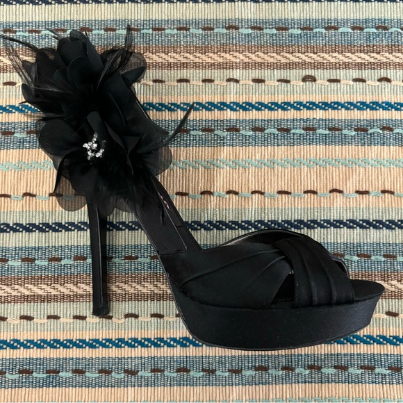 NINA 🖤 Satin Mabell Platform Heels - Picture 15 of 16